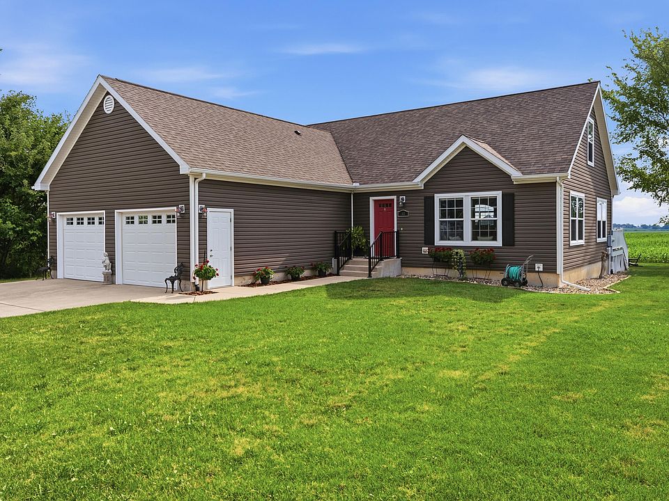 1st image of 403 Tulip Dr