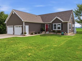 403 Tulip Dr, Three Oaks, MI 49128