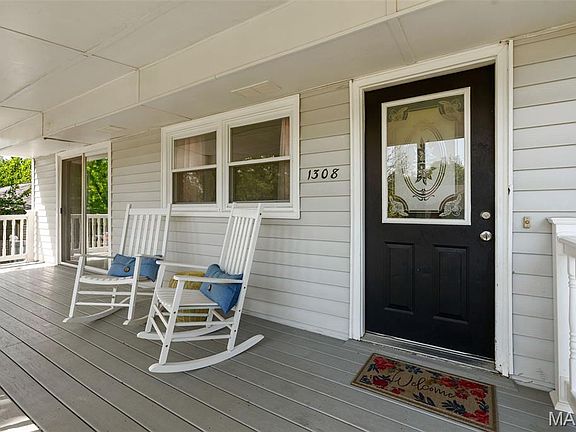 3rd image of 1308 South Dr
