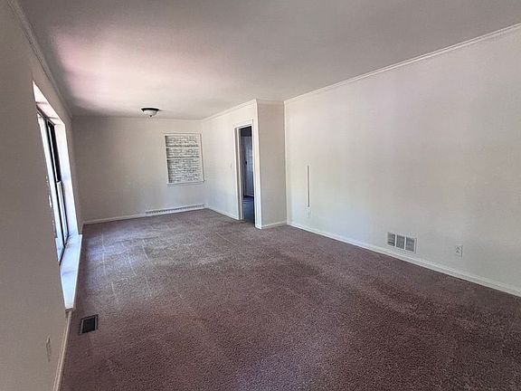 4th image of 701 Vanderbrook Rd