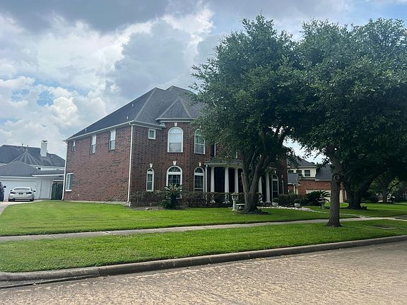 3rd image of 4114 Fisher Lake Dr