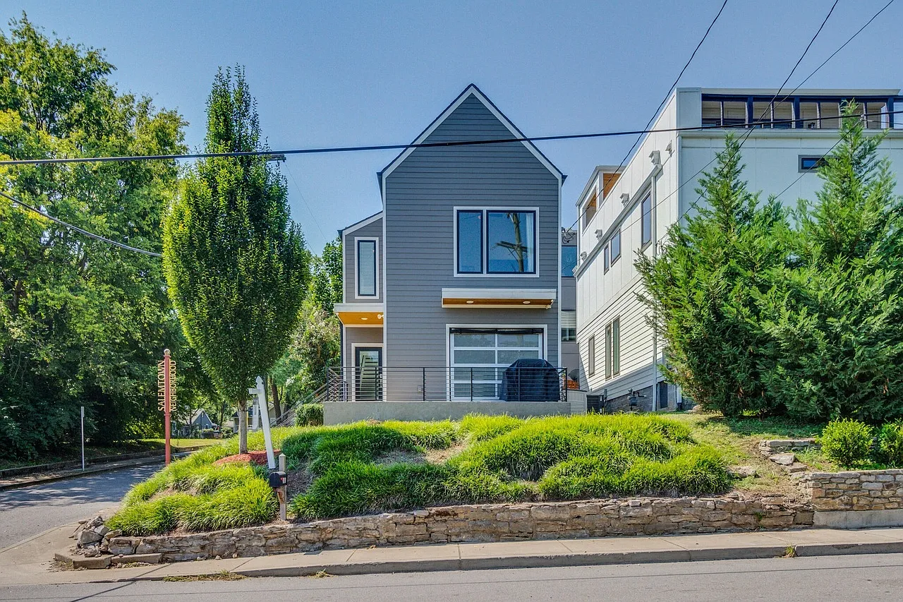 4 bed, 2154 sqft, $4,000 — Photo 1