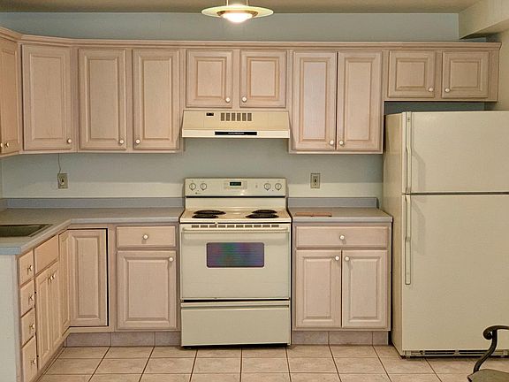 4th image of 412 Nanny Hagen Rd