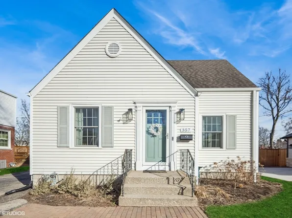 357 N Emroy Ave, Elmhurst, IL 60126