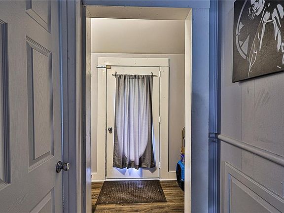 3rd image of 1223 W Sea Ave