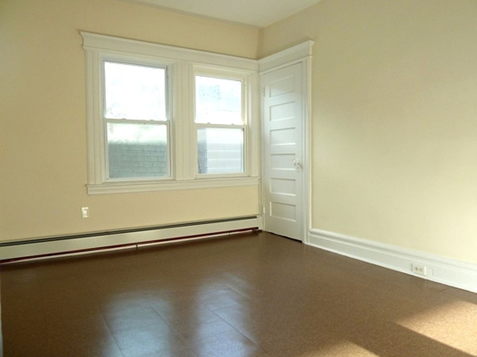 2nd image of 21 Bragaw Ave #1ST