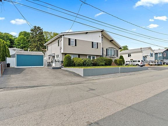 2nd image of 115 Oakwood Ave