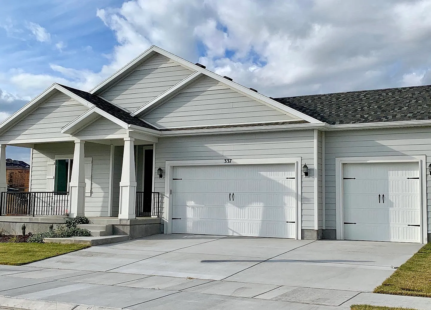 6 bed, 3050 sqft, $3,850 — Photo 1