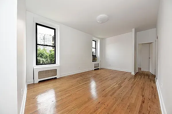 Rented by Buchbinder & Warren | media 1