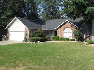 2 Coventry Dr, Bella Vista, AR 72714