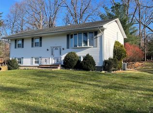 3 Hemlock Ln, Thiells, NY 10984