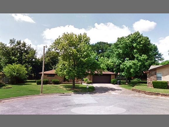2nd image of 2922 W Richwood Cir