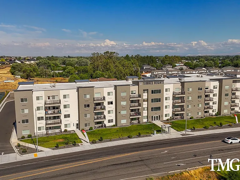 Terrace Heights — Photo 4