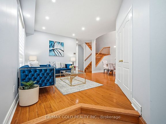3rd image of 10 Inwood Pl