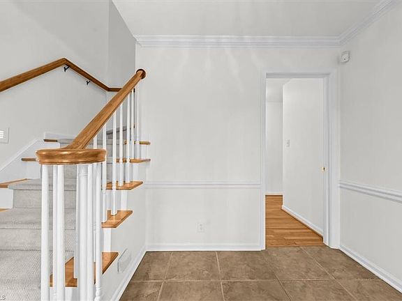 3rd image of 1008 Canonero Dr
