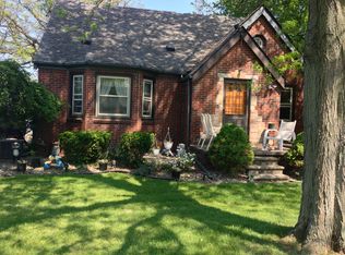 21709 Huron River Dr, New Boston, MI 48164