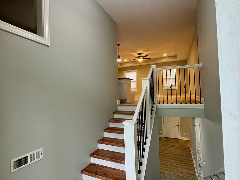 4923 Shadowridge Dr — Photo 2