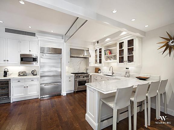 3rd image of 135 E 79th St APT 10E