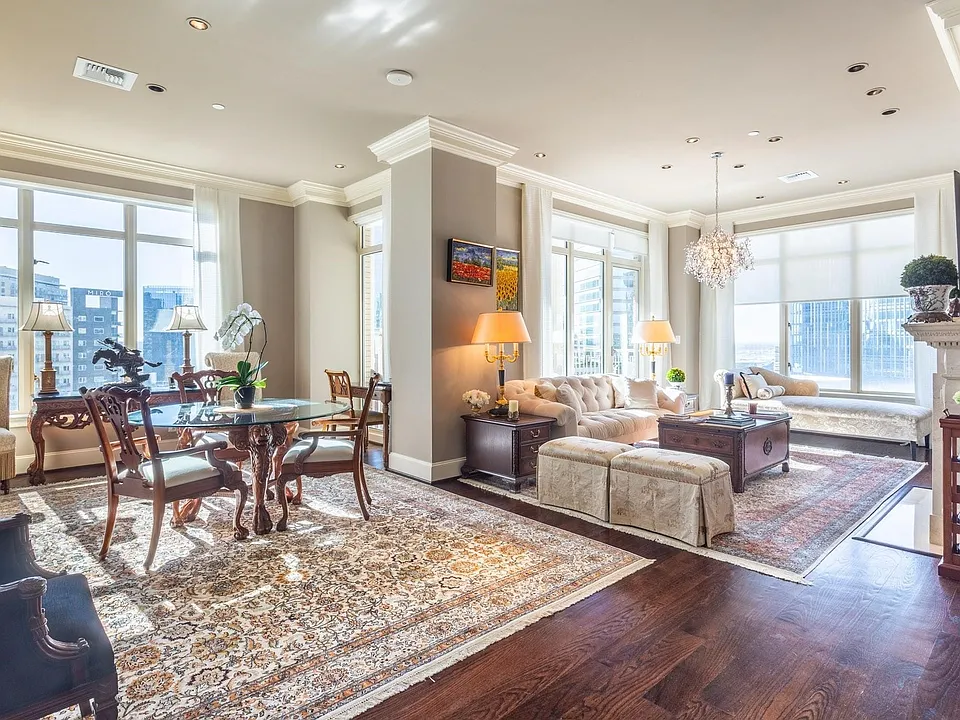 Living & Dining can be interchanged for more flexible furniture placement