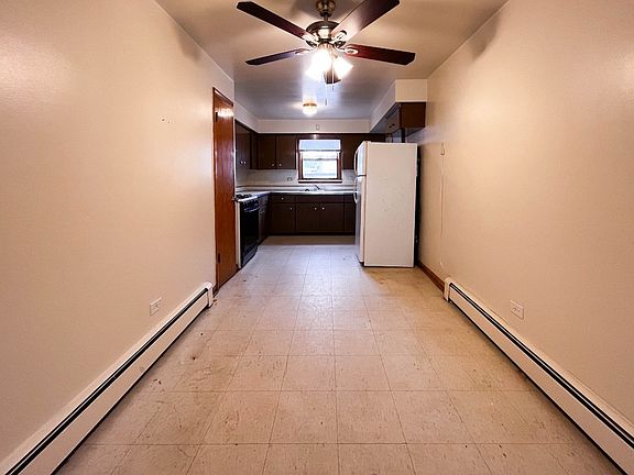 4th image of 14132 Highlawn Ave APT 10