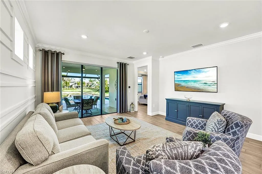 2 bed, 2.0 bath, 1581 sqft, $7,500 — Photo 3