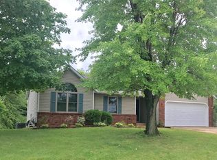 2425 Copper Creek Rd, Maryville, IL 62062