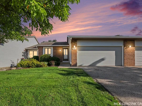 901 Creekridge Dr, Holland, MI 49423