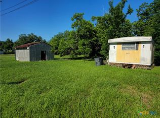 2412 Live Oak Ave, Bay City, TX 77414