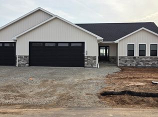 N9208 Homestead Ln, Appleton, WI 54915