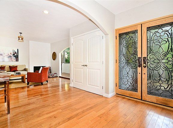 3rd image of 5301 Tendilla Ave