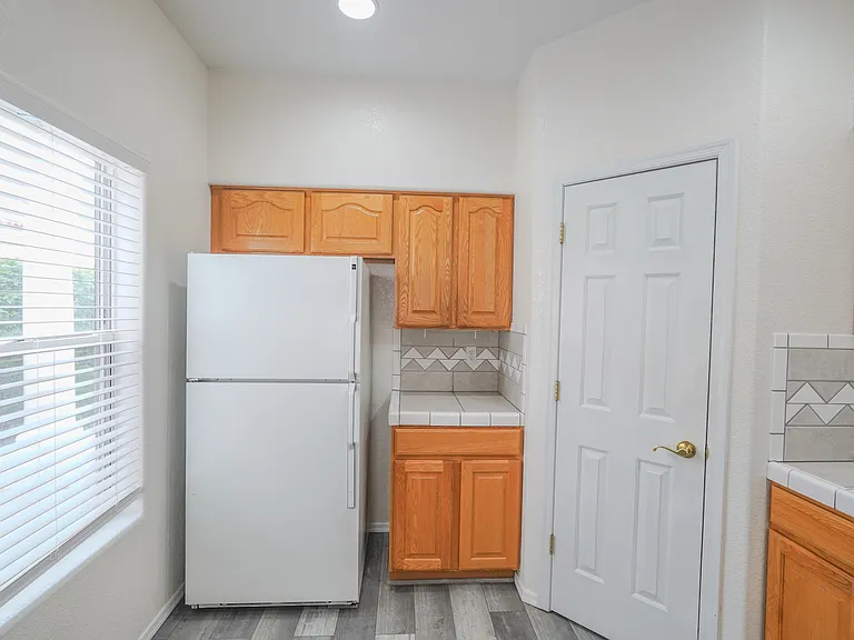 1825 E Shore Villas Dr #DRIVE44 — Photo 6