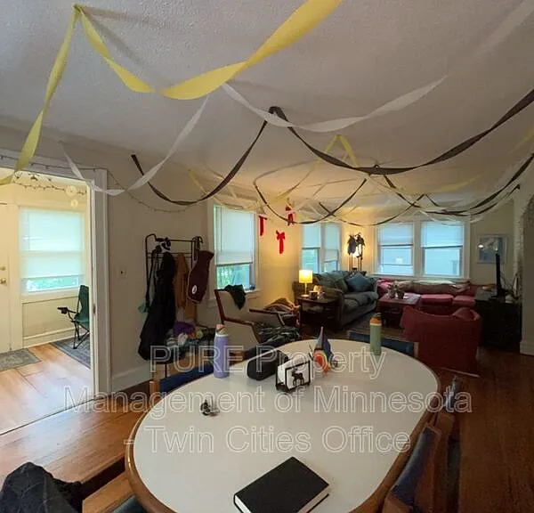 237 Cedar Lake Rd N #2 — Photo 5
