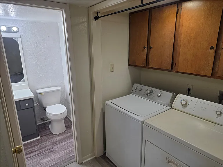 3025 Walnut Bend Ln #21 — Photo 20