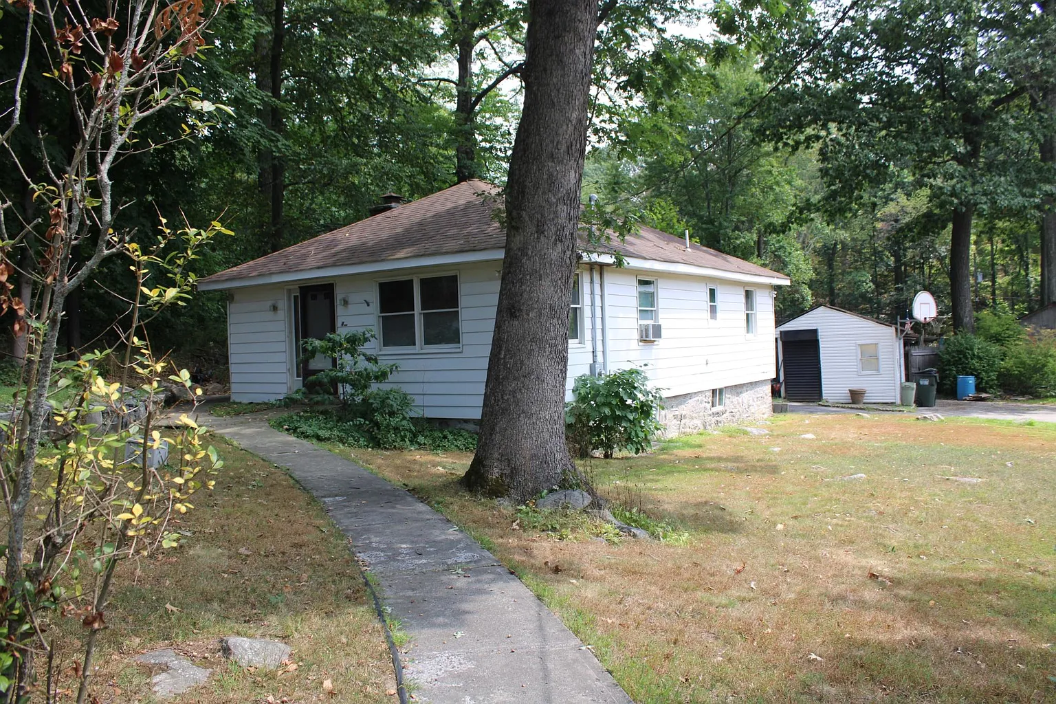 4 Elm Way photo 1
