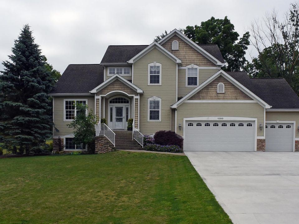 1st image of 1080 Paw Paw Dr