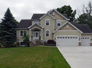 1080 Paw Paw Dr, Holland, MI 49423