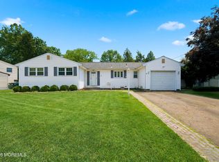 17 Knoll Terrace, Hazlet, NJ 07730