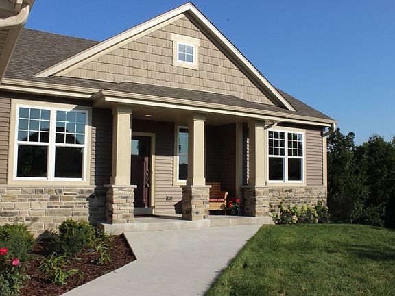 3rd image of 1927 Coldwater Creek Dr