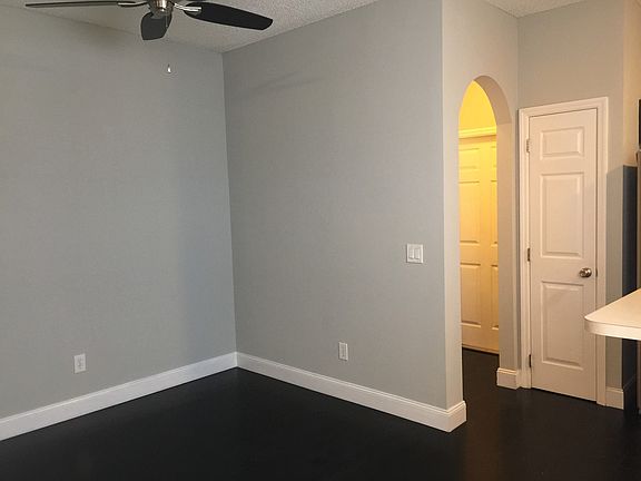5th image of 3512 Peppervine Dr