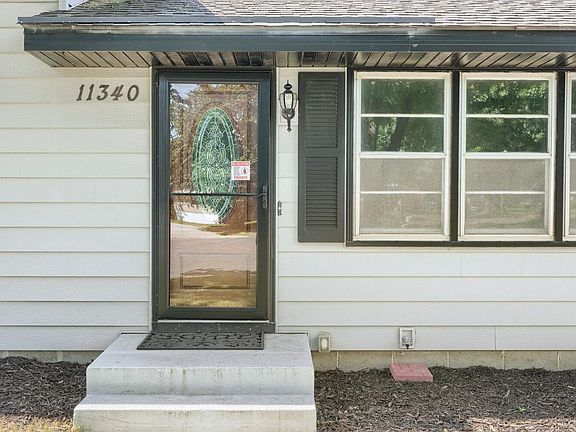 3rd image of 11340 Gladiola St NW