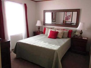 1124 Country Club Rd, Elgin, IL 60123