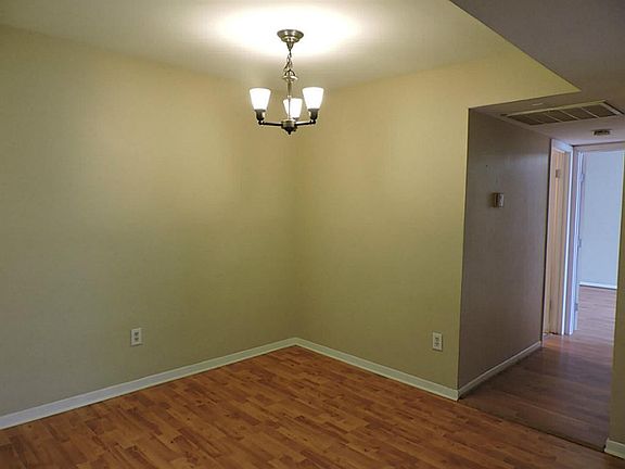 4th image of 8423 Hearth Dr