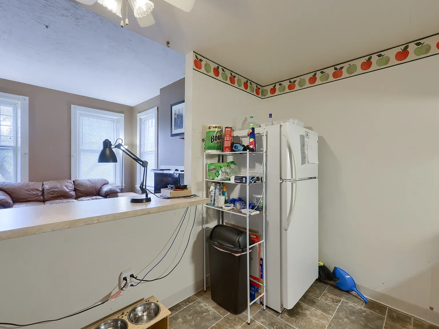 2 bed, 1100 sqft, $1,225 — Photo 3