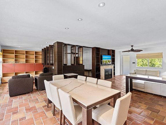 5th image of 10190 Collins Ave #306/308