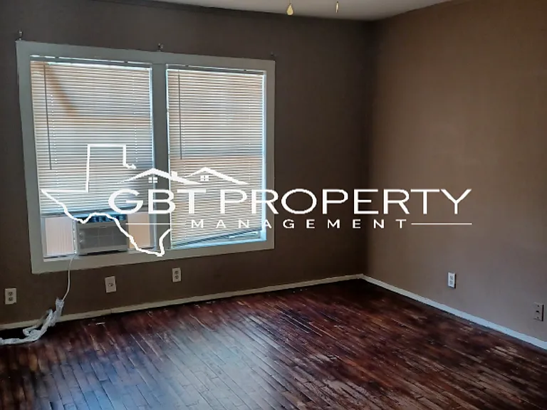 LPP - 402 Davis St — Photo 3