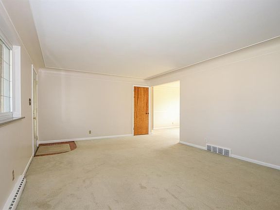 5th image of 7538 Christine Ave