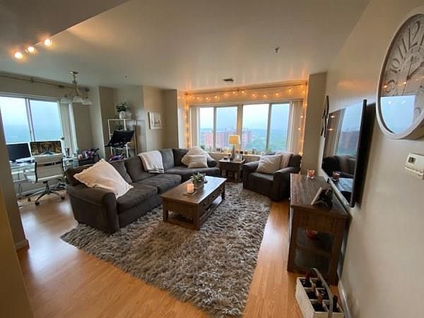 1st image of 1 Cityview Ln Unit 806