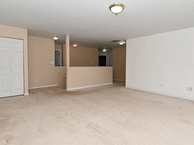 1043 Rentham Ln — Photo 38