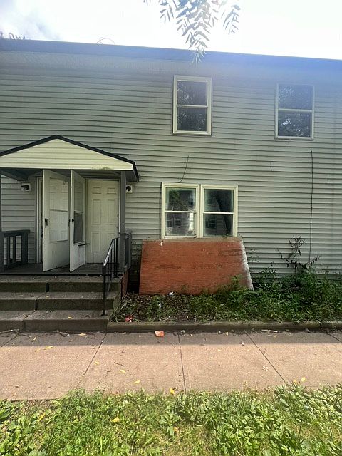 1st image of 9544 Cloverleaf Rd APT C