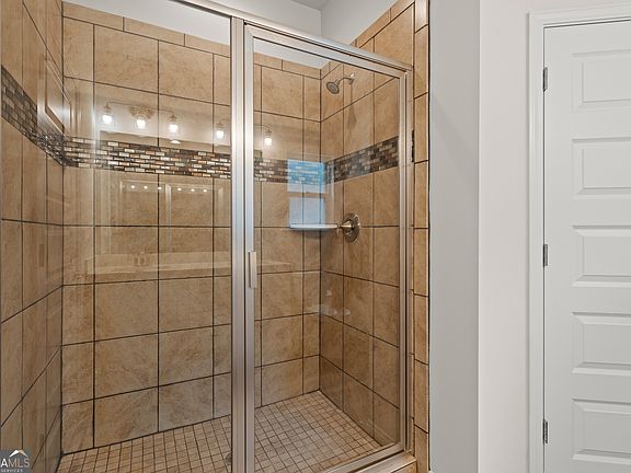5th image of 200 Chaucer Ln Lot 72